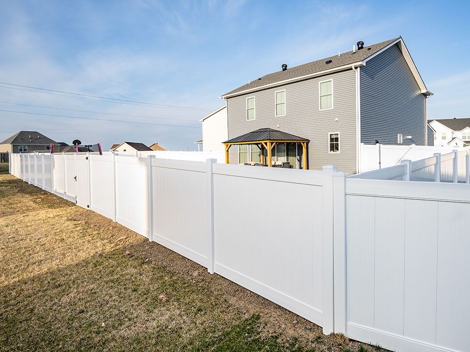Southborough MA Vinyl fence company in the Southborough MA area.